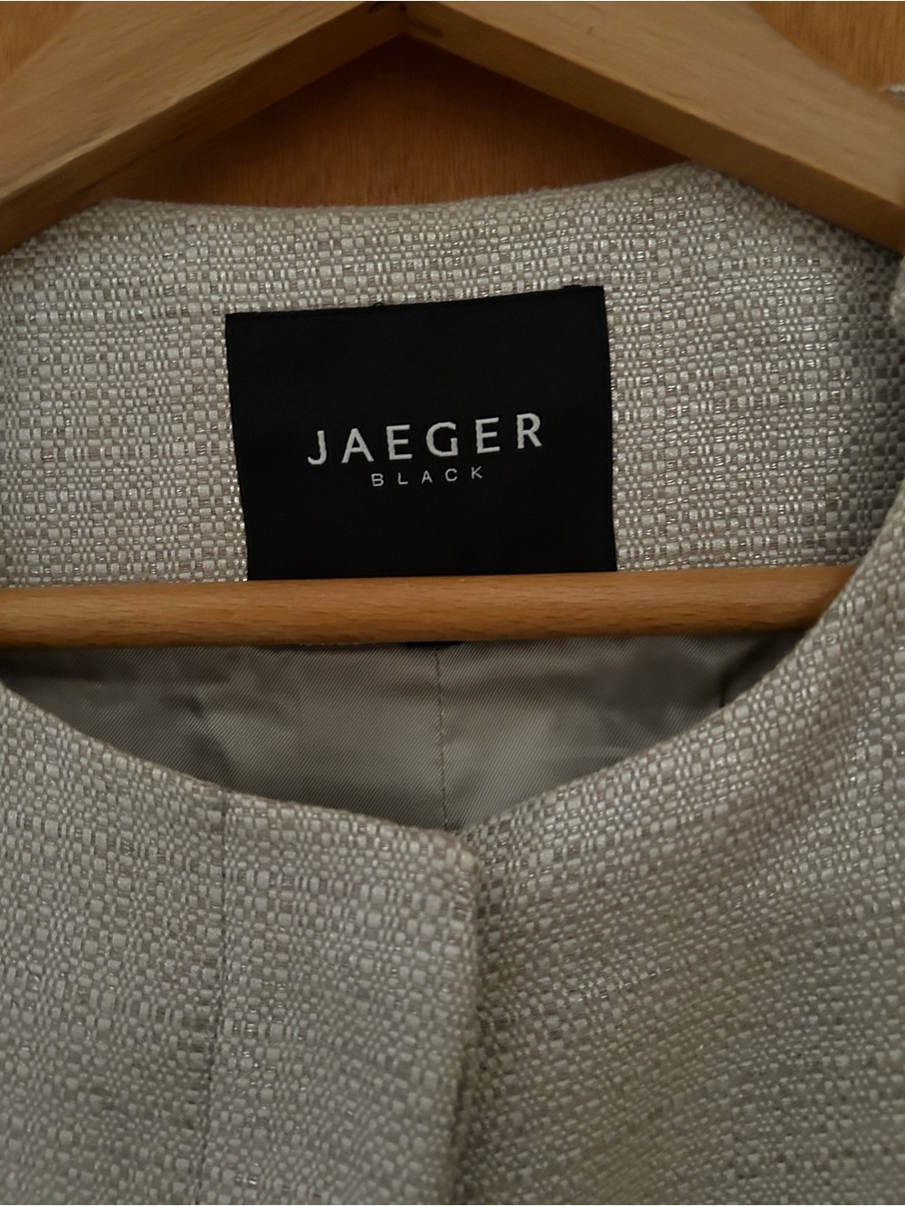Cream Textured Cropped Jacket - Picture 3 of 5